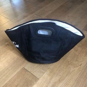 Harley-Davidson bag cooler.
